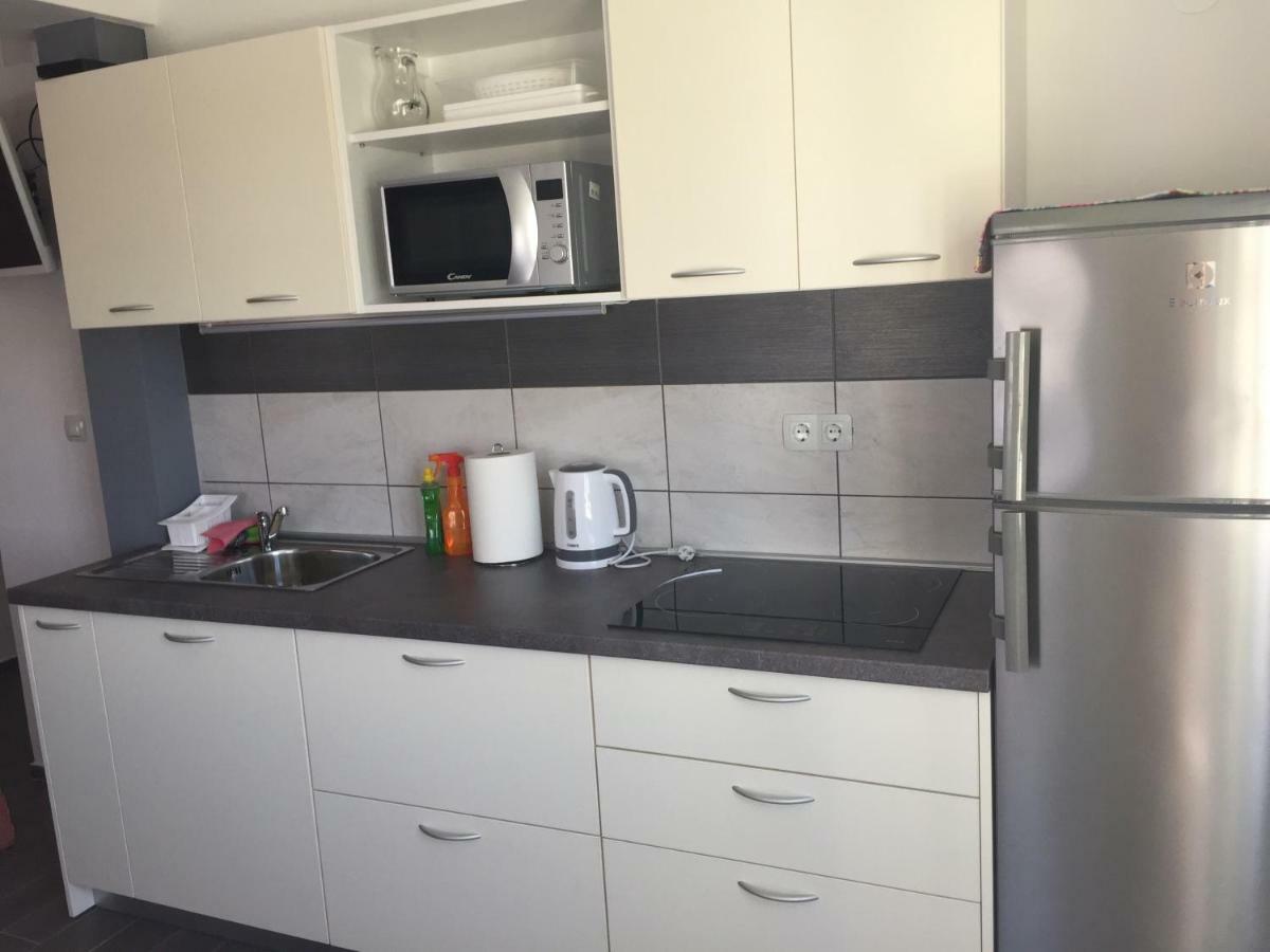 Apartmani Verica Karlobag Eksteriør billede